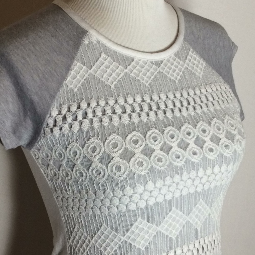 🛍 Lace Front Top - Picture 2 of 4